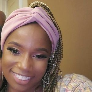 Meet your Posher, Cassandra